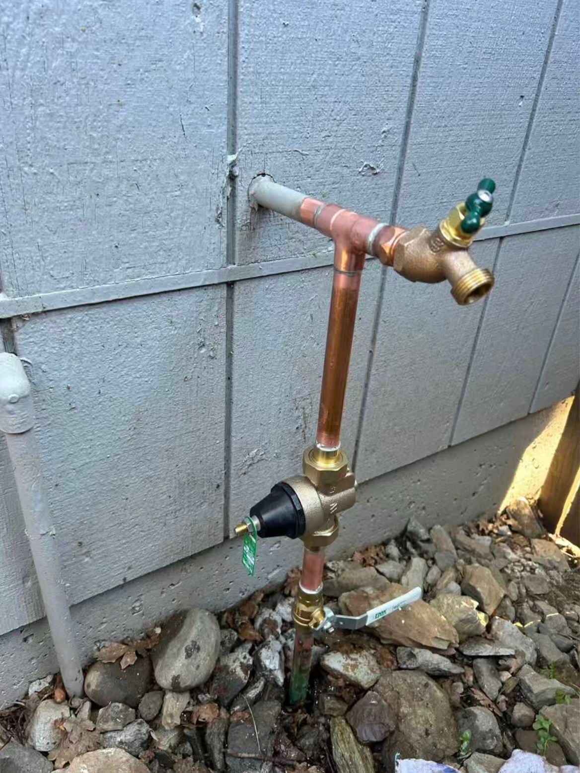 Outside faucet